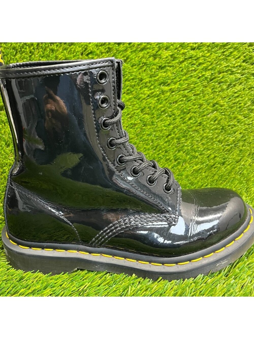 Dr. Martens 1460 Womens Size 7 Black Classic‎ Outdoor Leather 8-Eye Combat Boots